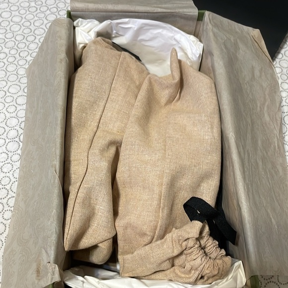 Gucci Cream and Black Sandals with Iconic GG Logo - Picture 11 of 12